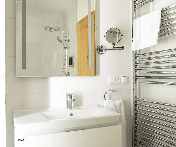 Prachov**** * Йичин