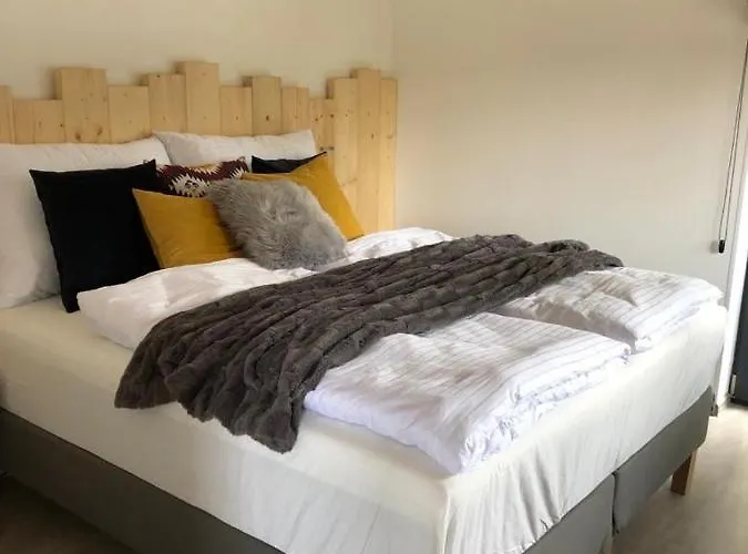 Prachov**** Дом отдыха Йичин